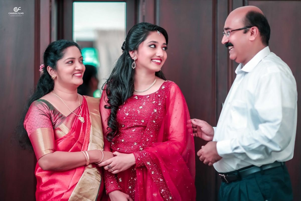 Bride With Parents Photoshoot